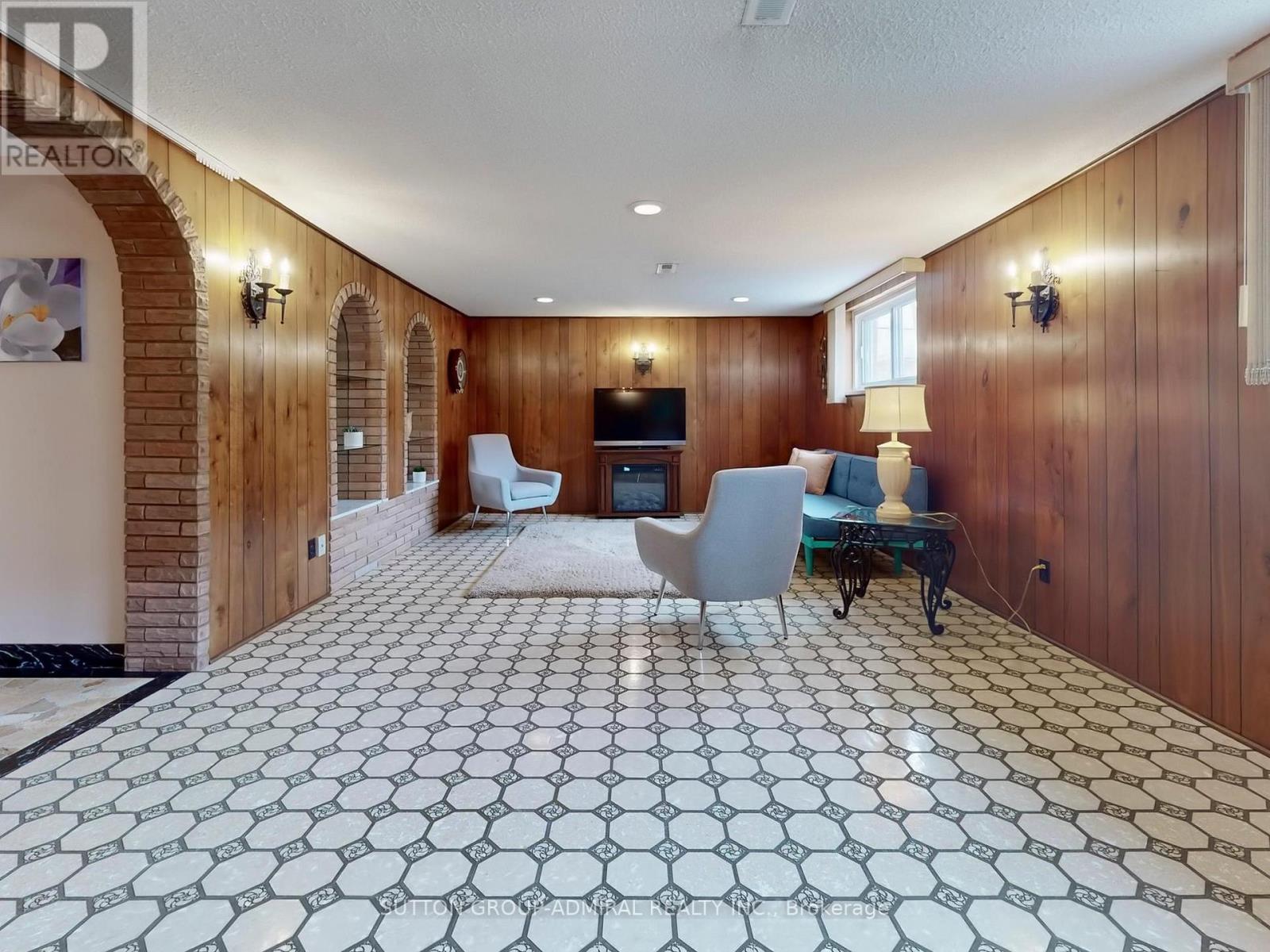 36 Bluehaven Crescent, Toronto, Ontario  M9M 1W5 - Photo 31 - W12305431