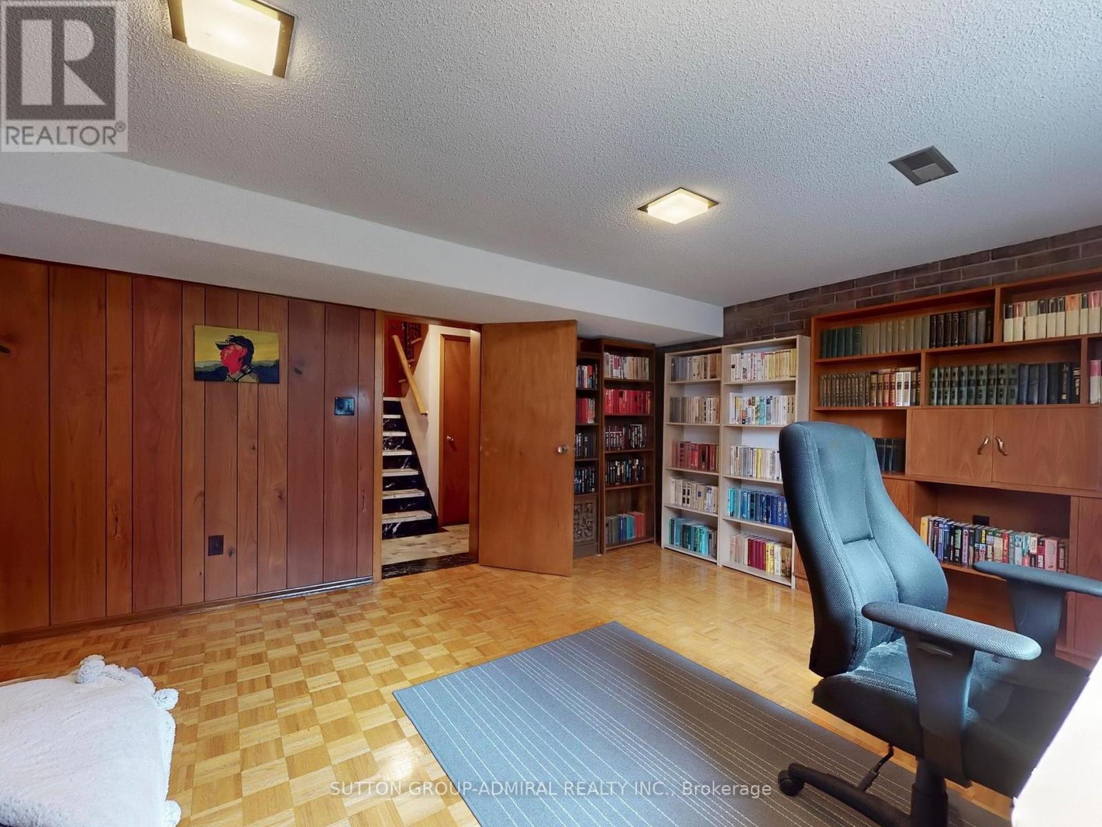 36 Bluehaven Crescent, Toronto, Ontario  M9M 1W5 - Photo 33 - W12305431