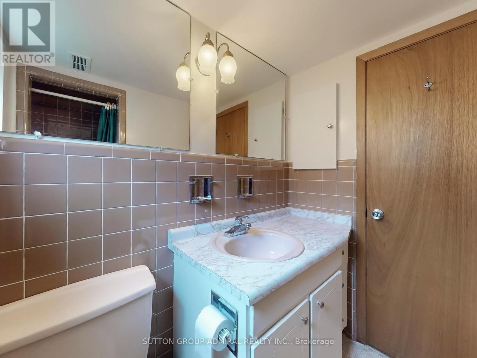 36 Bluehaven Crescent, Toronto, Ontario  M9M 1W5 - Photo 34 - W12305431