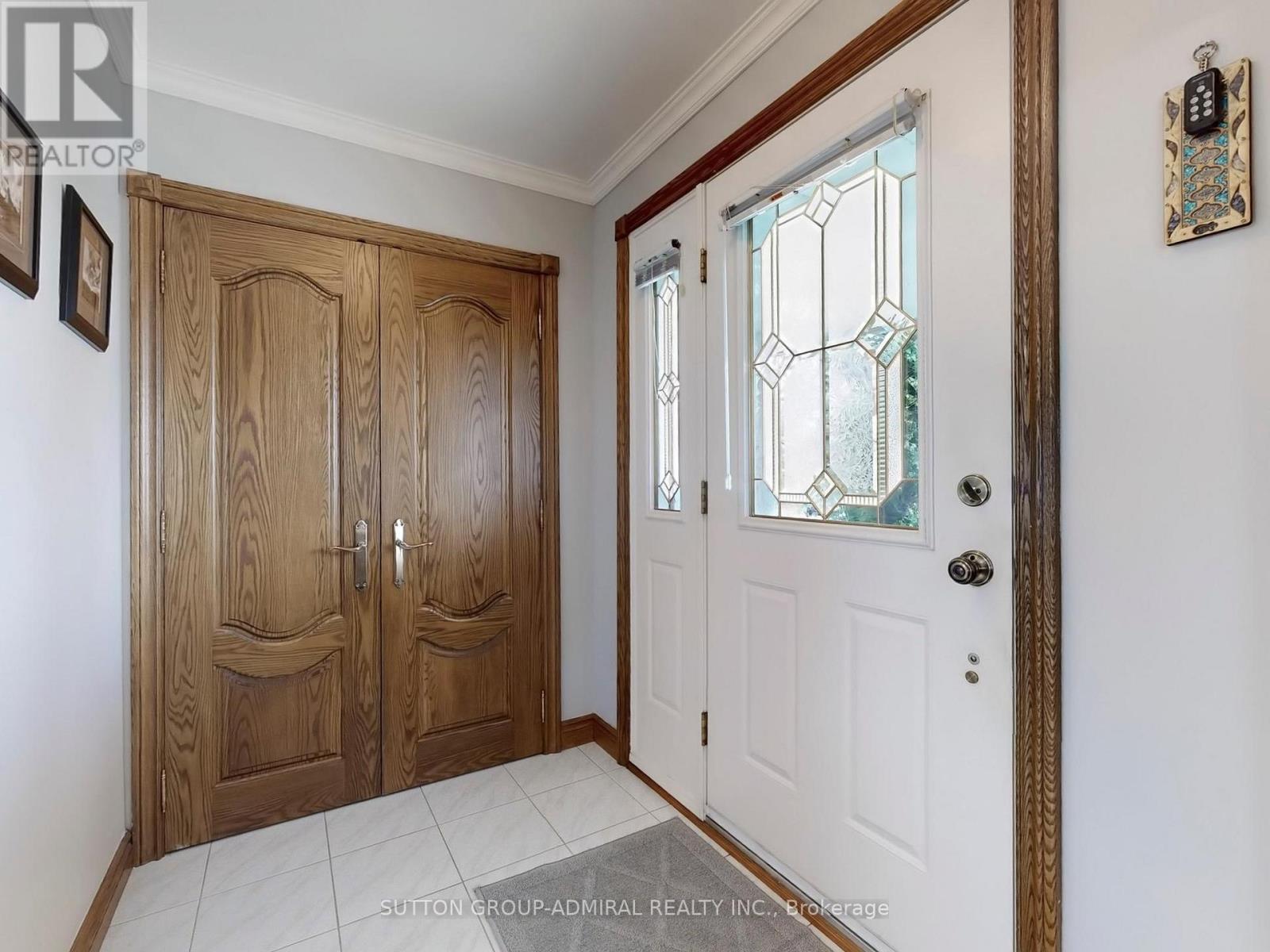 Property at 36 BLUEHAVEN CRESCENT image 4