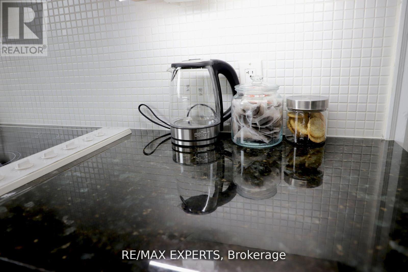 Upper - 39 Twenty Fifth Street, Toronto, Ontario  M8V 3P8 - Photo 14 - W12305432