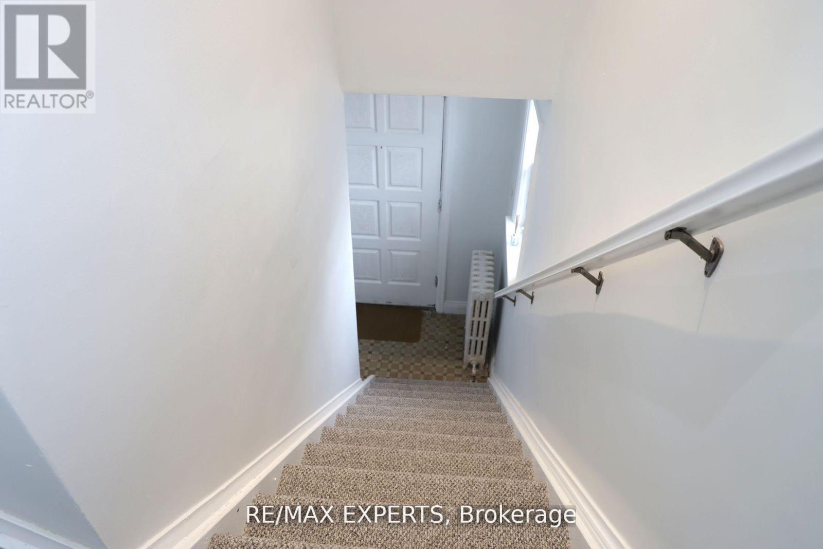 Upper - 39 Twenty Fifth Street, Toronto, Ontario  M8V 3P8 - Photo 25 - W12305432
