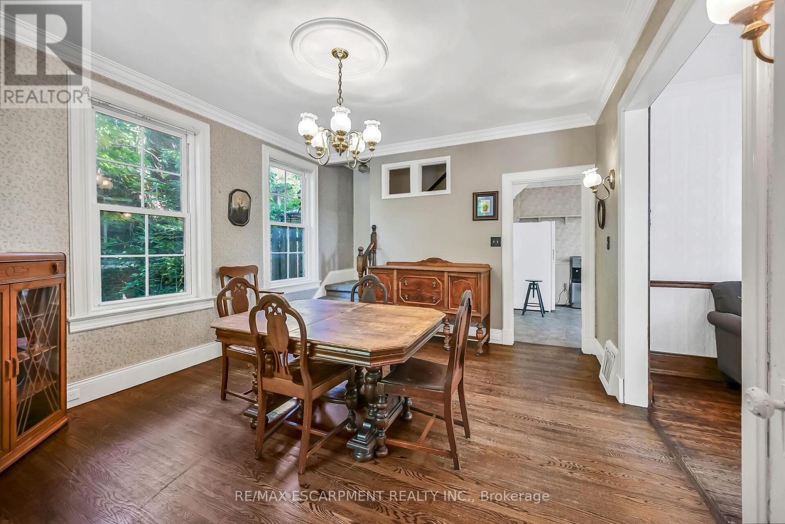 Property at 94 SUTHERLAND STREET W image 3
