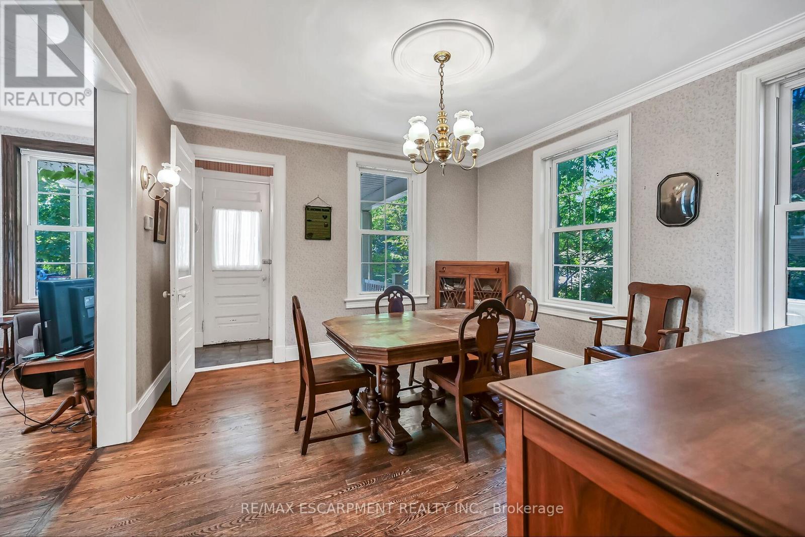 Property at 94 SUTHERLAND STREET W image 5