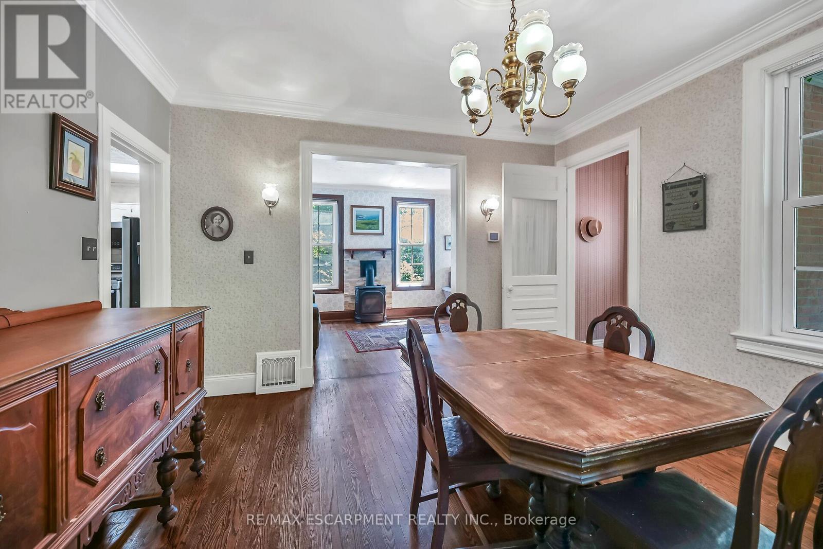 94 Sutherland Street W, Haldimand, Ontario  N3W 1B5 - Photo 6 - X12305371