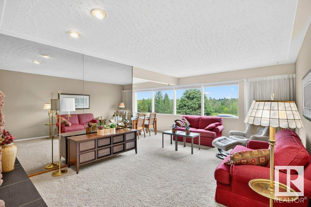 Property at 10752 43 ST NW image 5