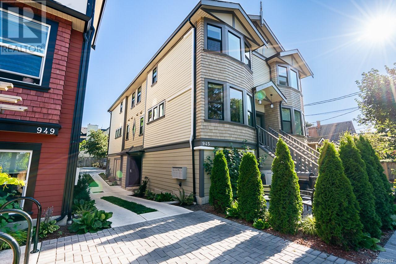 Property at 1 945 Pembroke St image 1