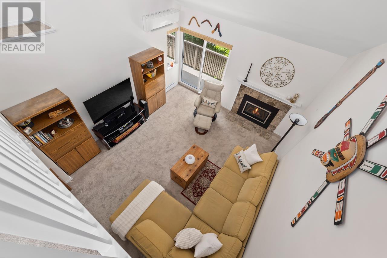 Property at 824 ROCHE POINT DRIVE image 5