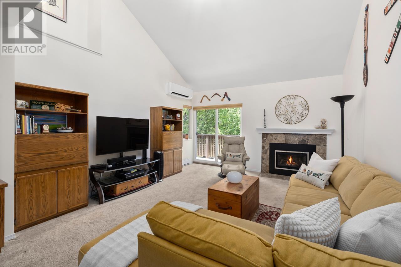 Property at 824 ROCHE POINT DRIVE image 3