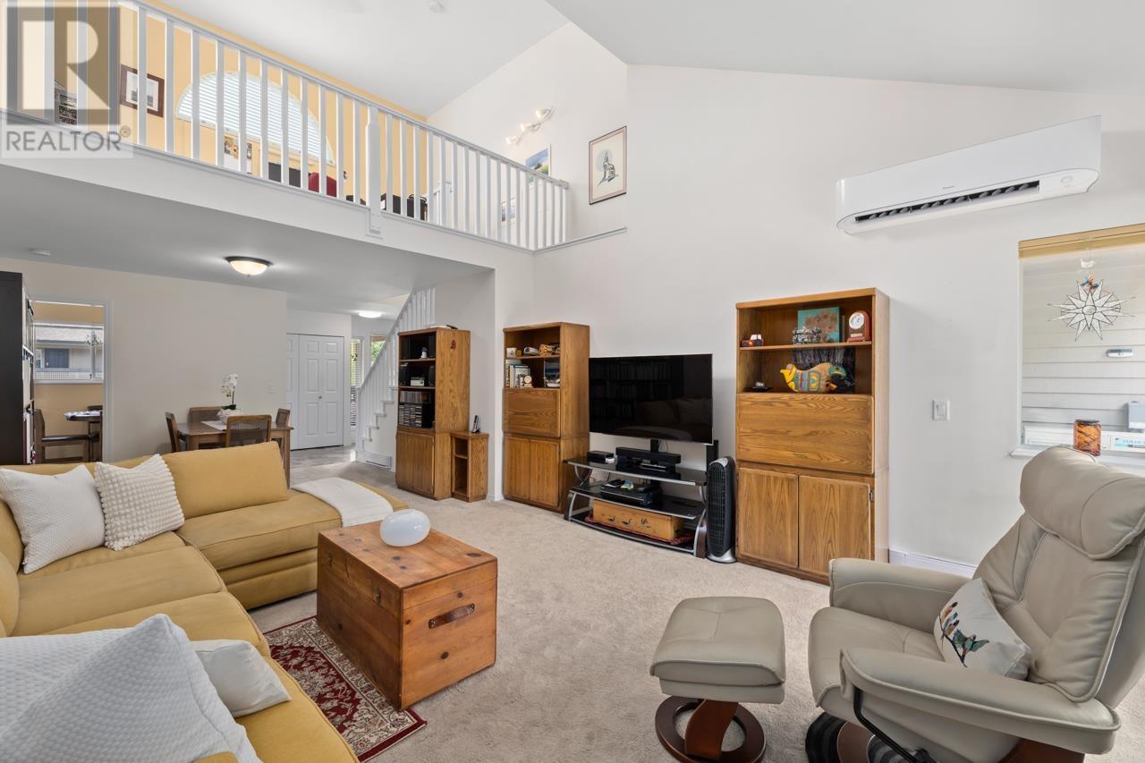 Property at 824 ROCHE POINT DRIVE image 4