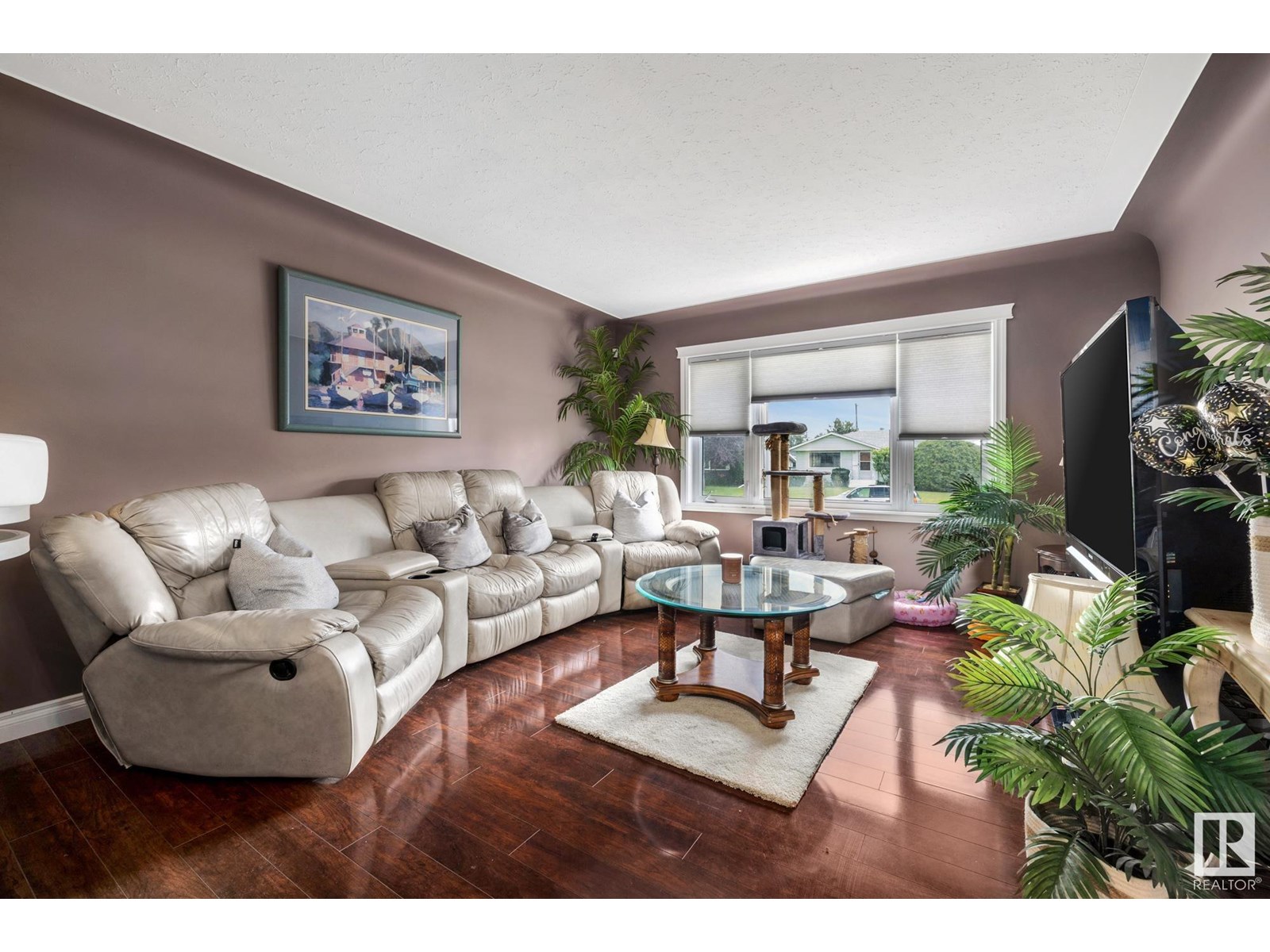 Property at 6308 94B AV NW image 3