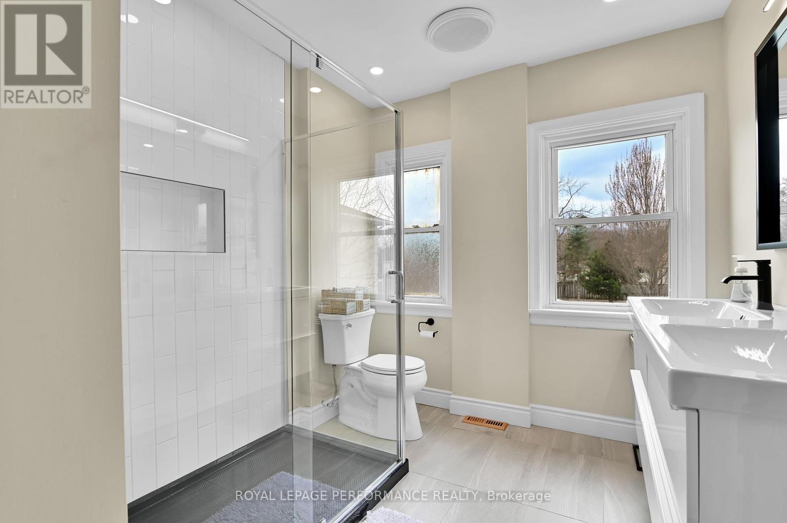 328 Pleasant Park Road, Ottawa, Ontario  K1H 5M8 - Photo 18 - X12305542