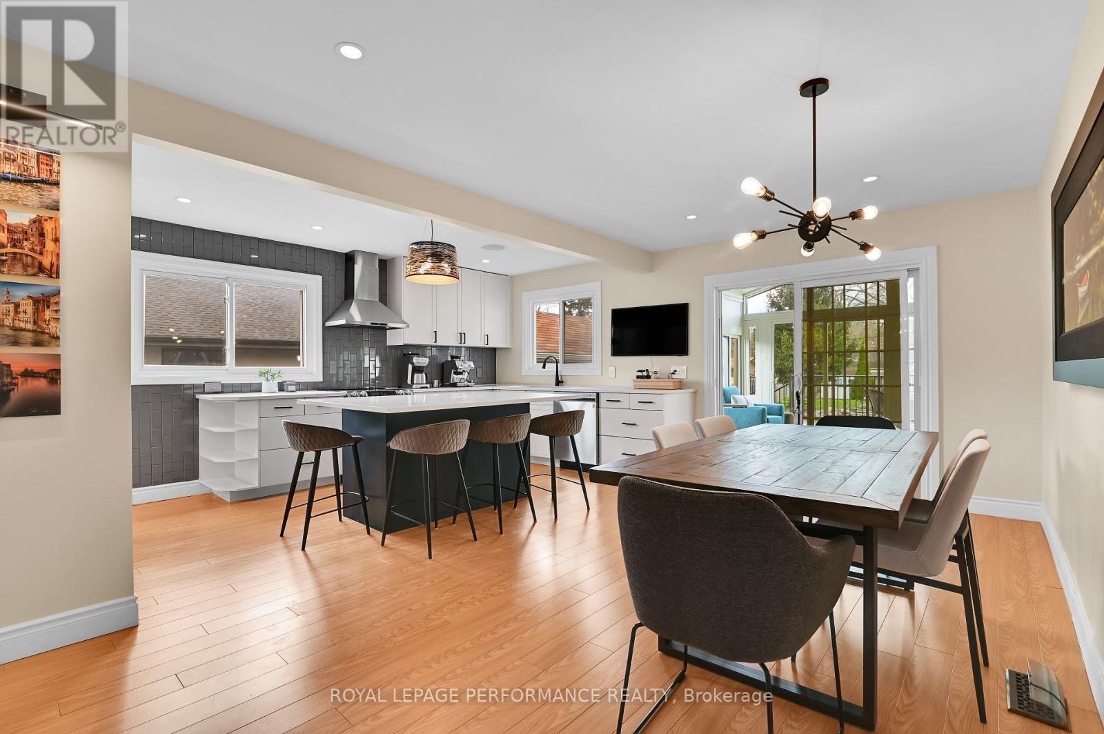328 Pleasant Park Road, Ottawa, Ontario  K1H 5M8 - Photo 7 - X12305542