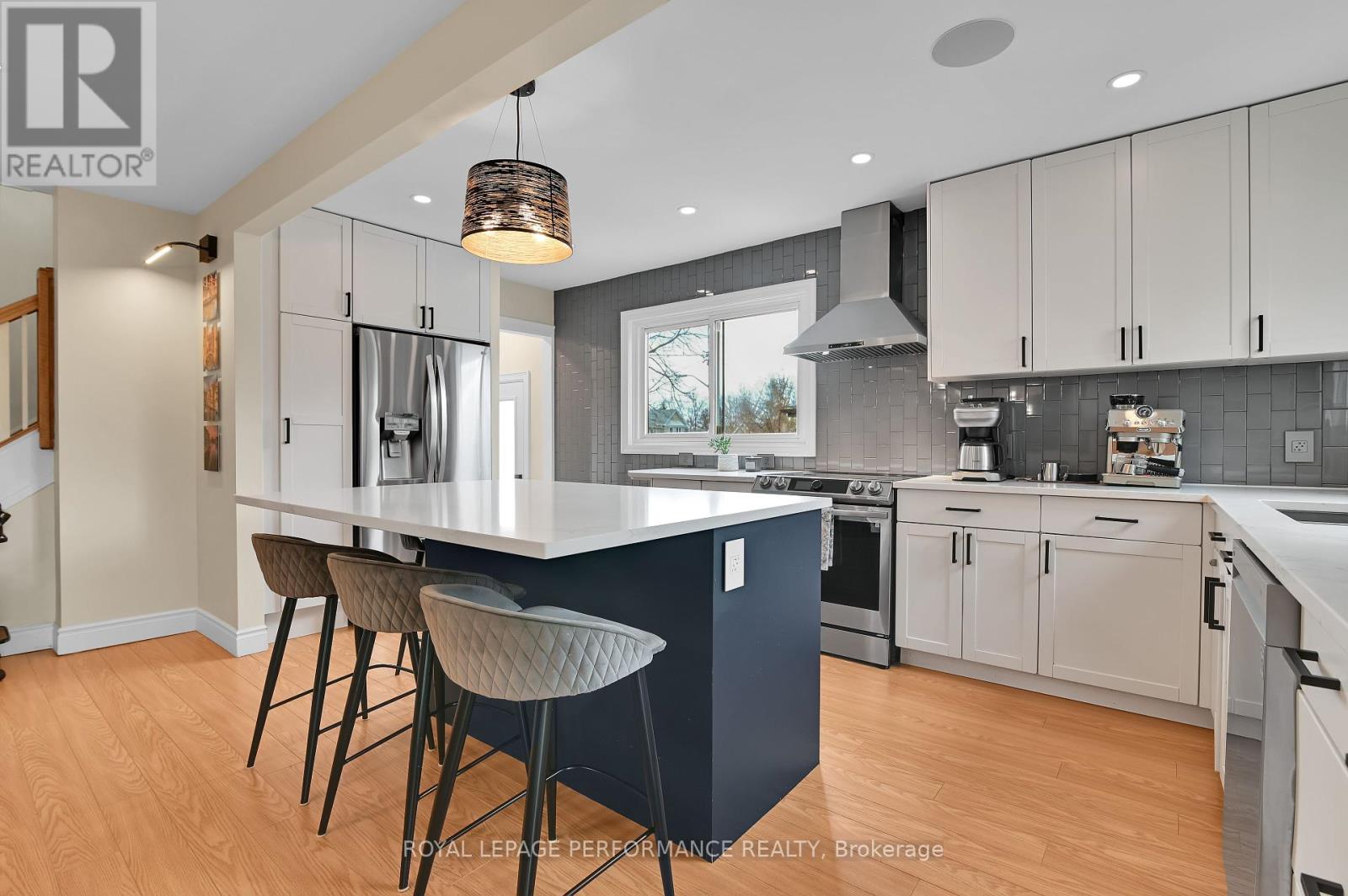 328 Pleasant Park Road, Ottawa, Ontario  K1H 5M8 - Photo 9 - X12305542