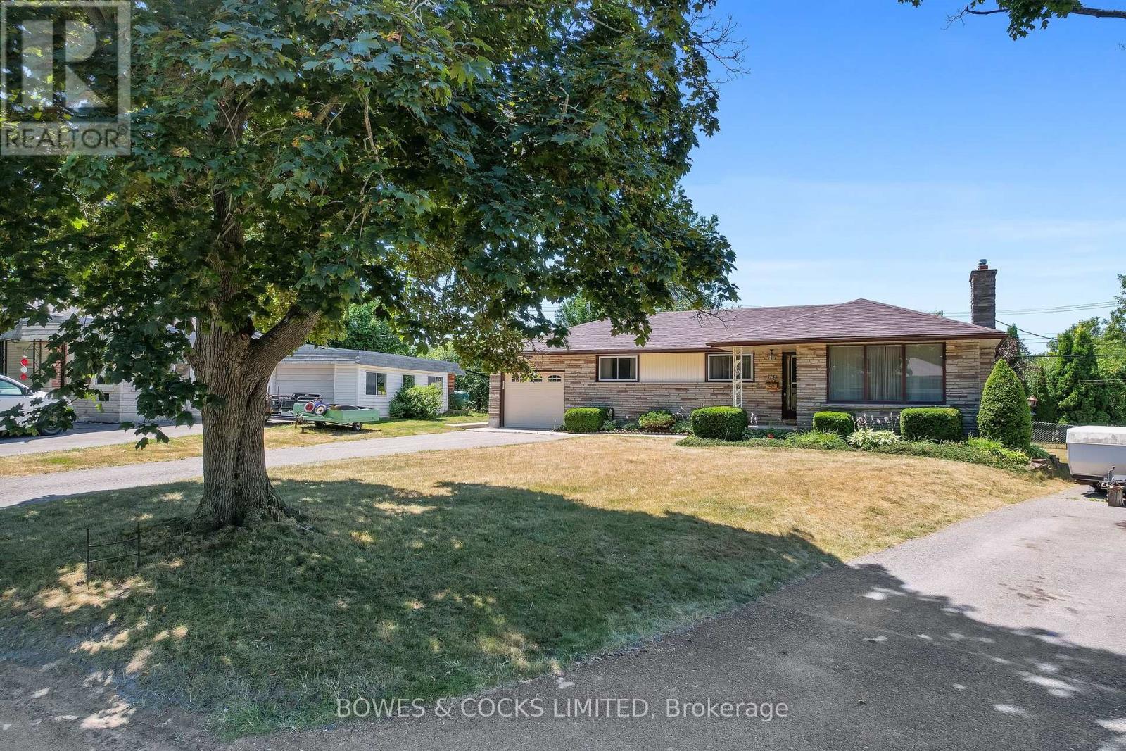 Property at 905 GLENHOLME AVENUE image 3