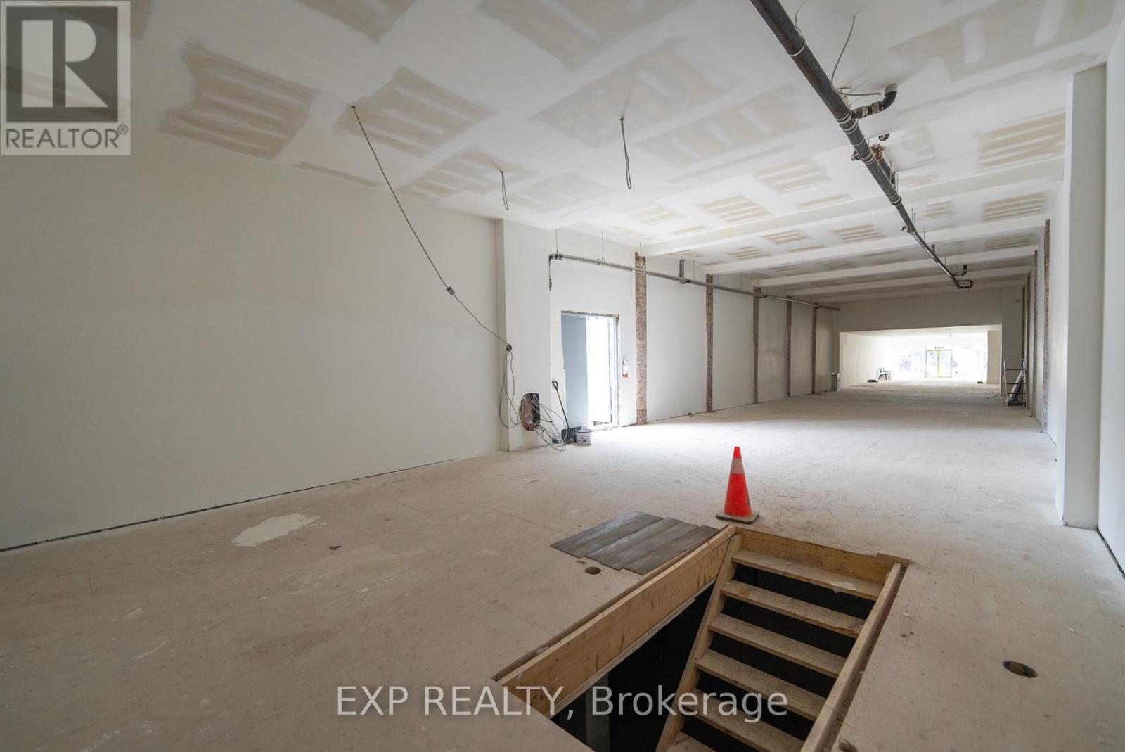 2878 Dundas Street W, Toronto, Ontario  M6P 1Y8 - Photo 8 - W12305486