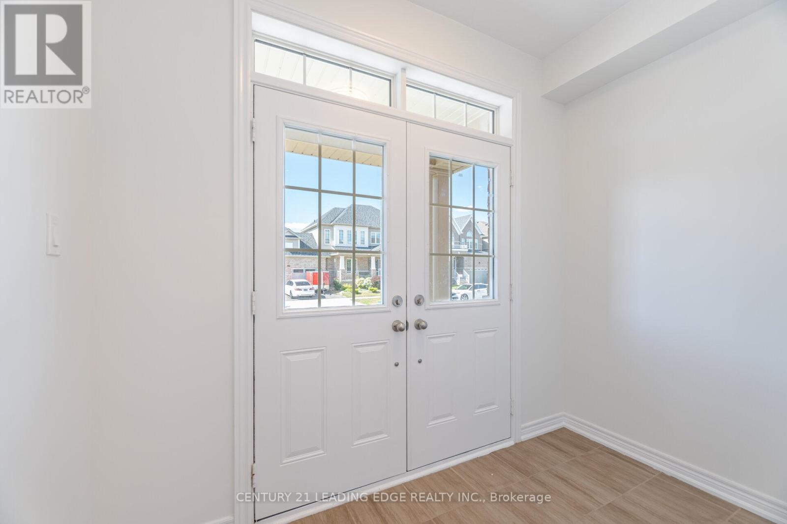 Property at 20 MULLHOLLAND AVENUE image 4