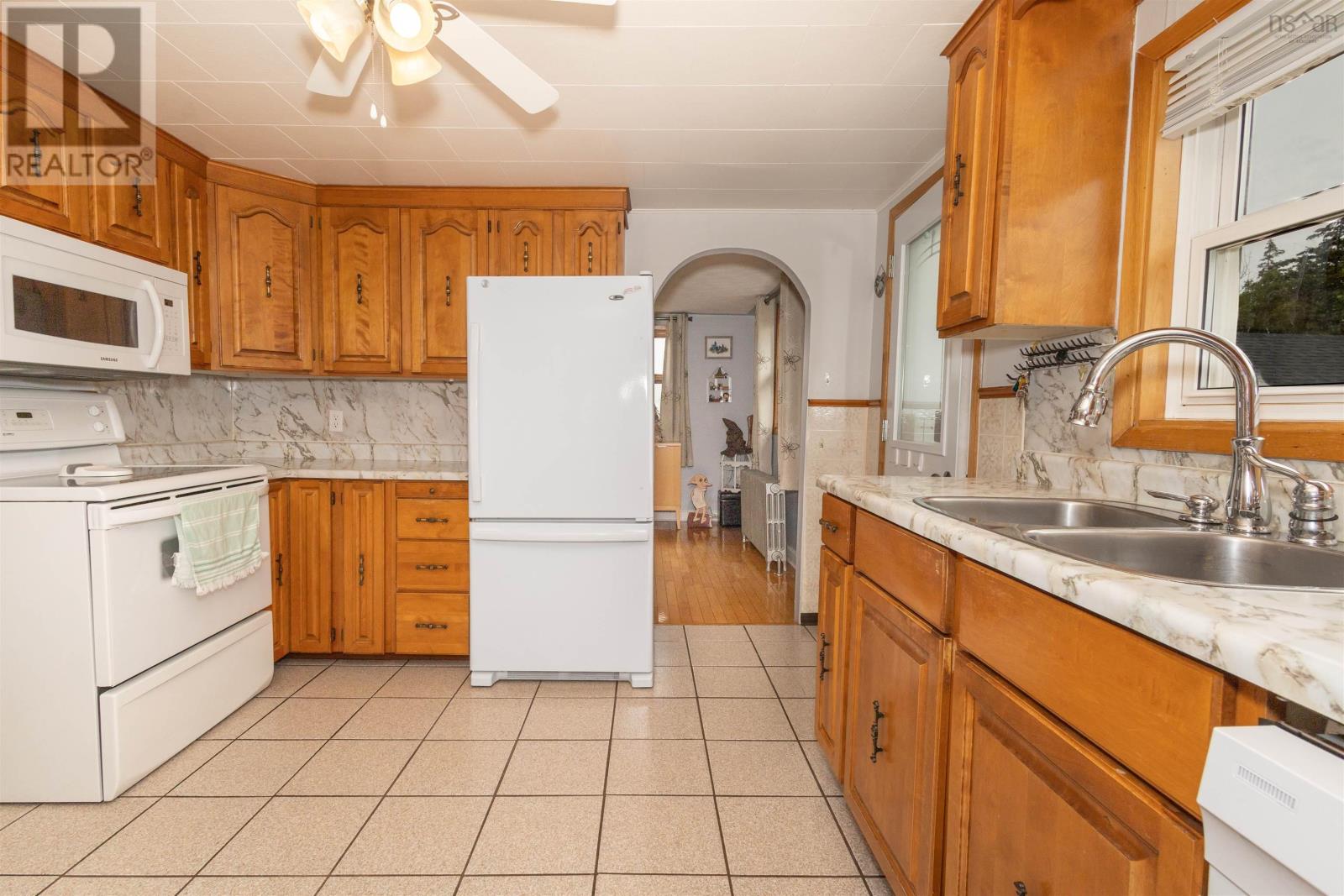 3 Browns Road, New Victoria, Nova Scotia  B1H 4Y4 - Photo 12 - 202516901