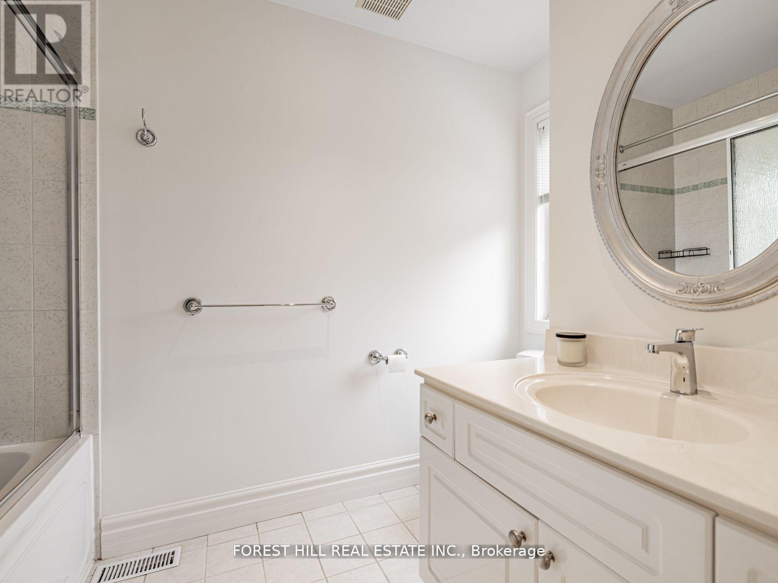 211 Byng Avenue, Toronto, Ontario M2N 4L2 - Photo 25 - C12305528