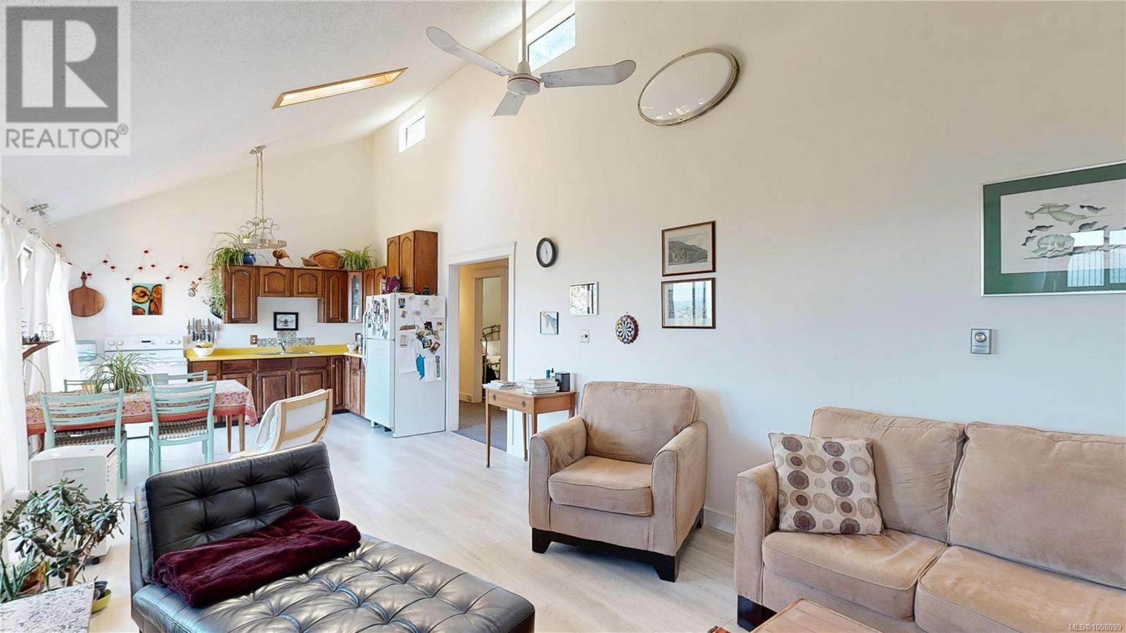 Property at 1025 Pat Burns Ave image 3