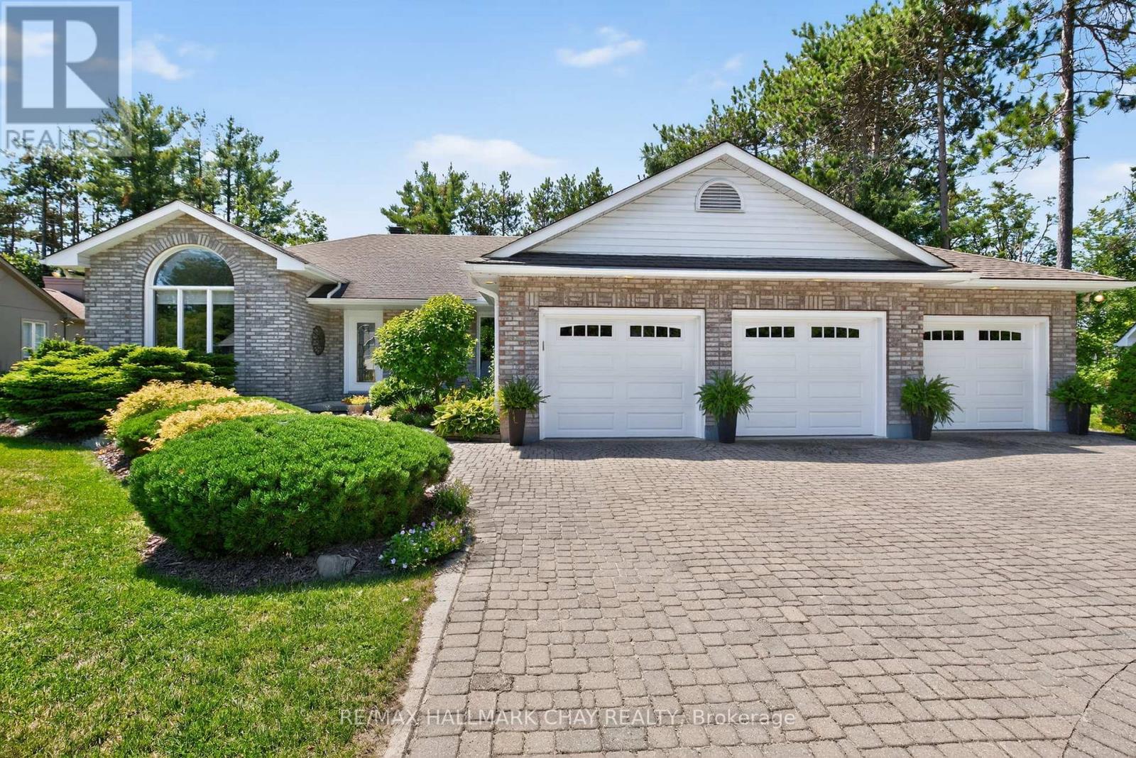 Property at 49 FAIRWAY COURT image 1