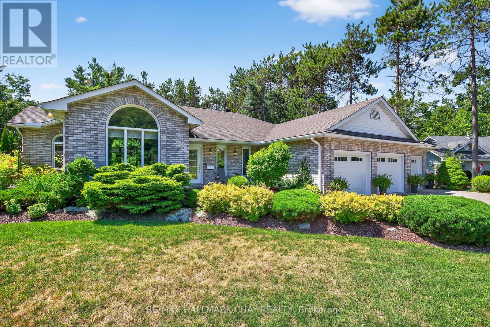 Property at 49 FAIRWAY COURT image 3