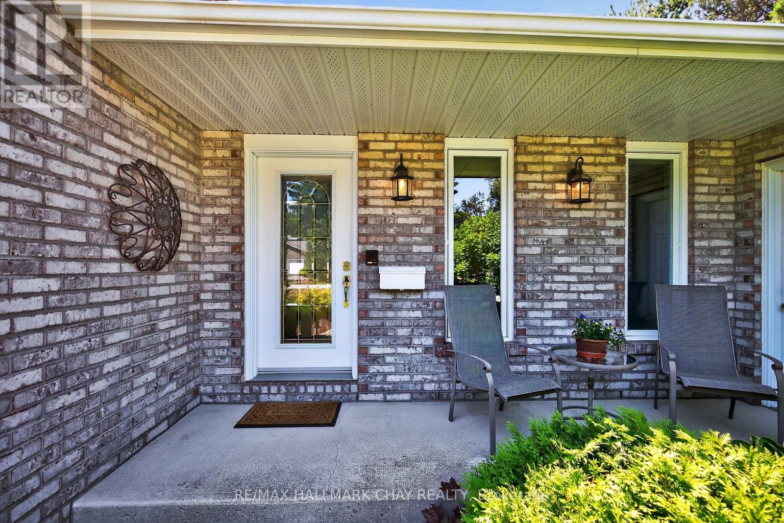 Property at 49 FAIRWAY COURT image 4
