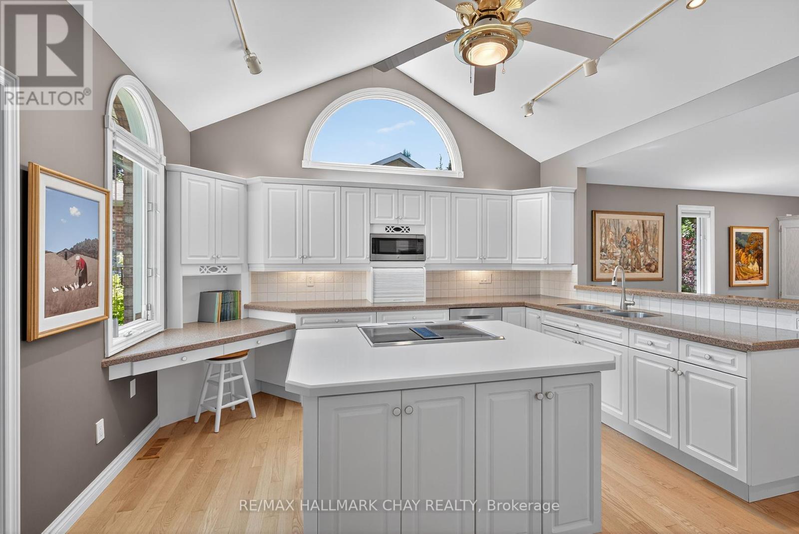 49 Fairway Court, Oro-Medonte (Horseshoe Valley), Ontario  L0L 2L0 - Photo 8 - S12305634