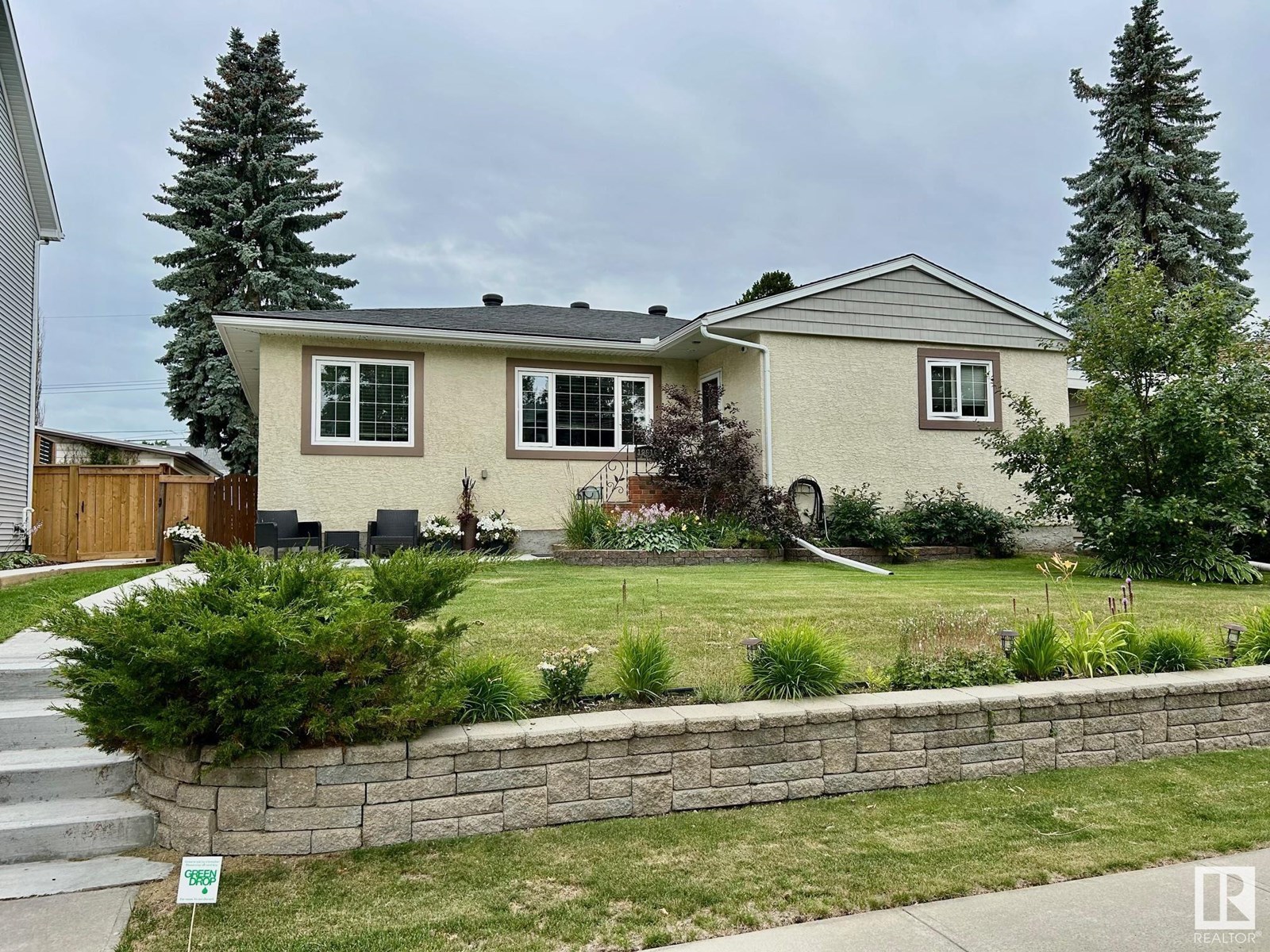 Property at 10616 136 ST NW image 1