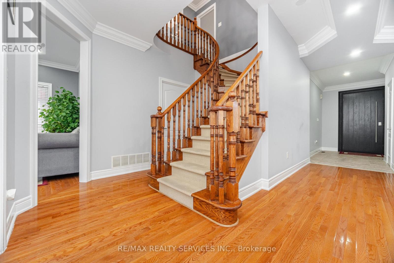 11 Belleville Drive, Brampton, Ontario  L6P 1V7 - Photo 20 - W12305637