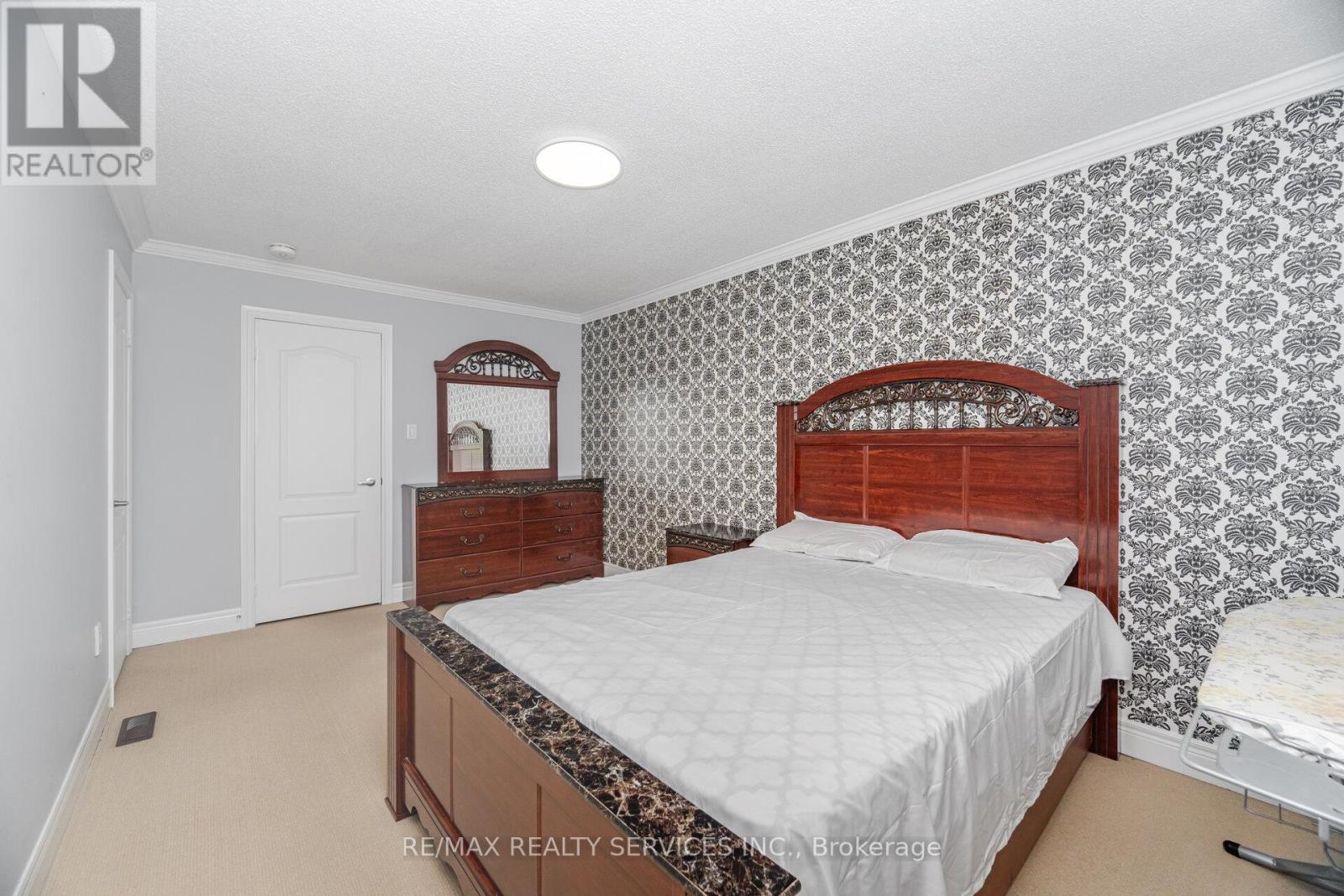 11 Belleville Drive, Brampton, Ontario  L6P 1V7 - Photo 26 - W12305637