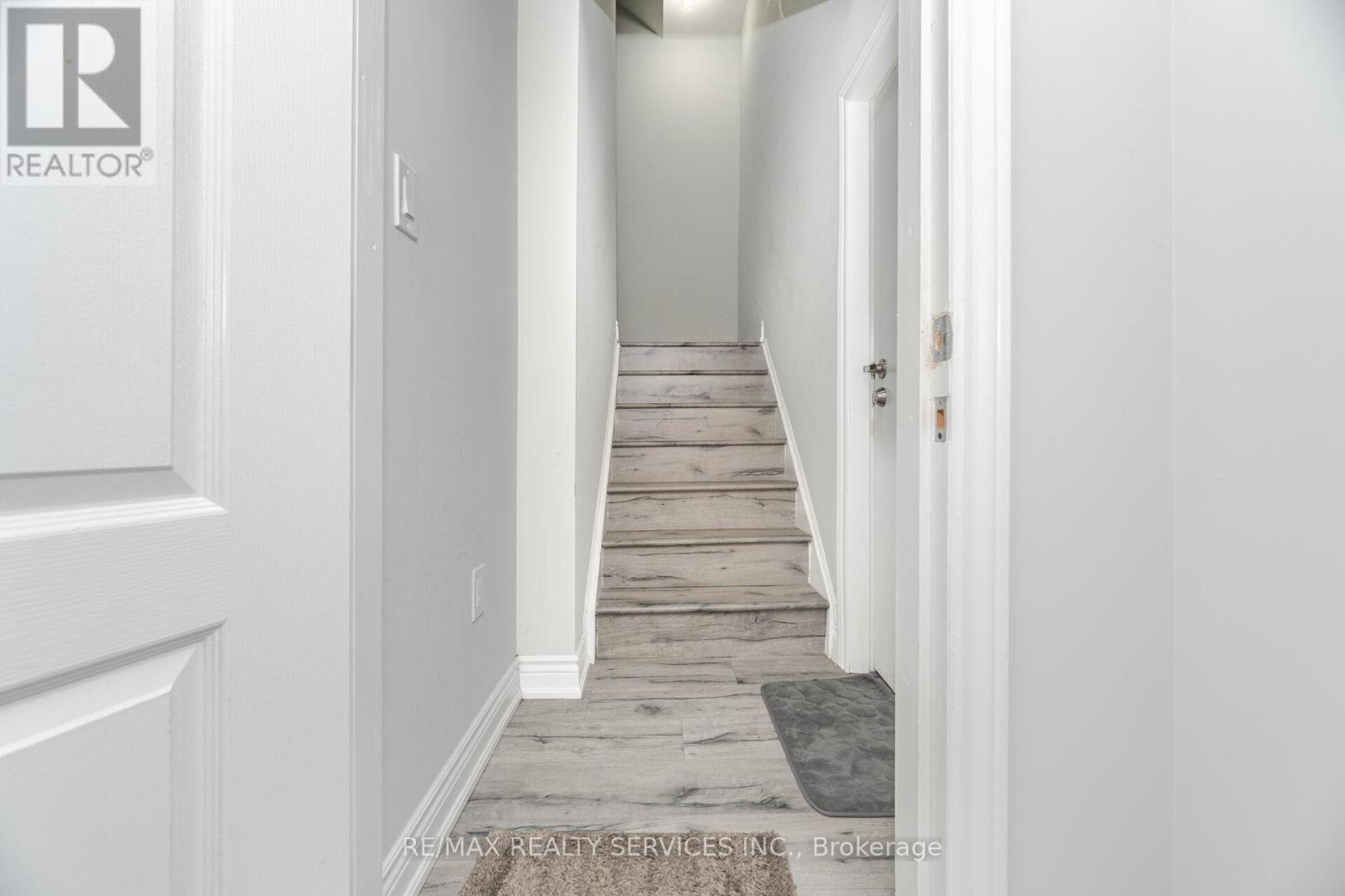 11 Belleville Drive, Brampton, Ontario  L6P 1V7 - Photo 30 - W12305637