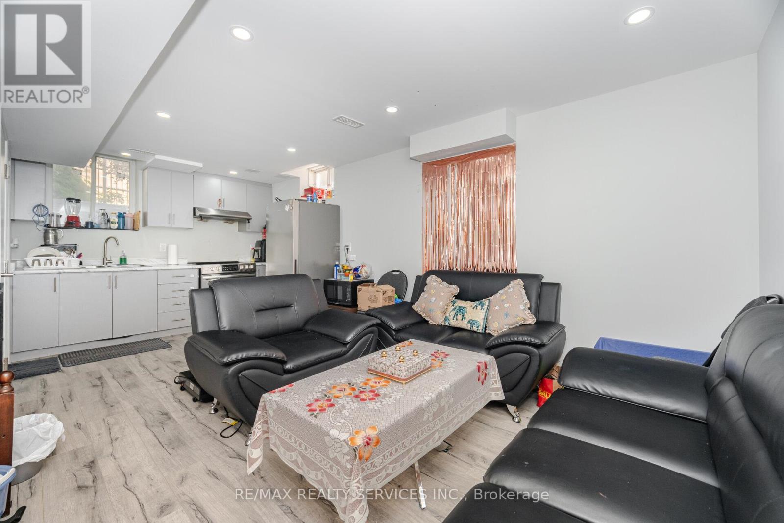 11 Belleville Drive, Brampton, Ontario  L6P 1V7 - Photo 32 - W12305637