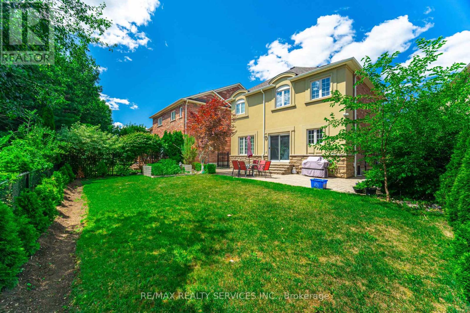 11 Belleville Drive, Brampton, Ontario  L6P 1V7 - Photo 43 - W12305637