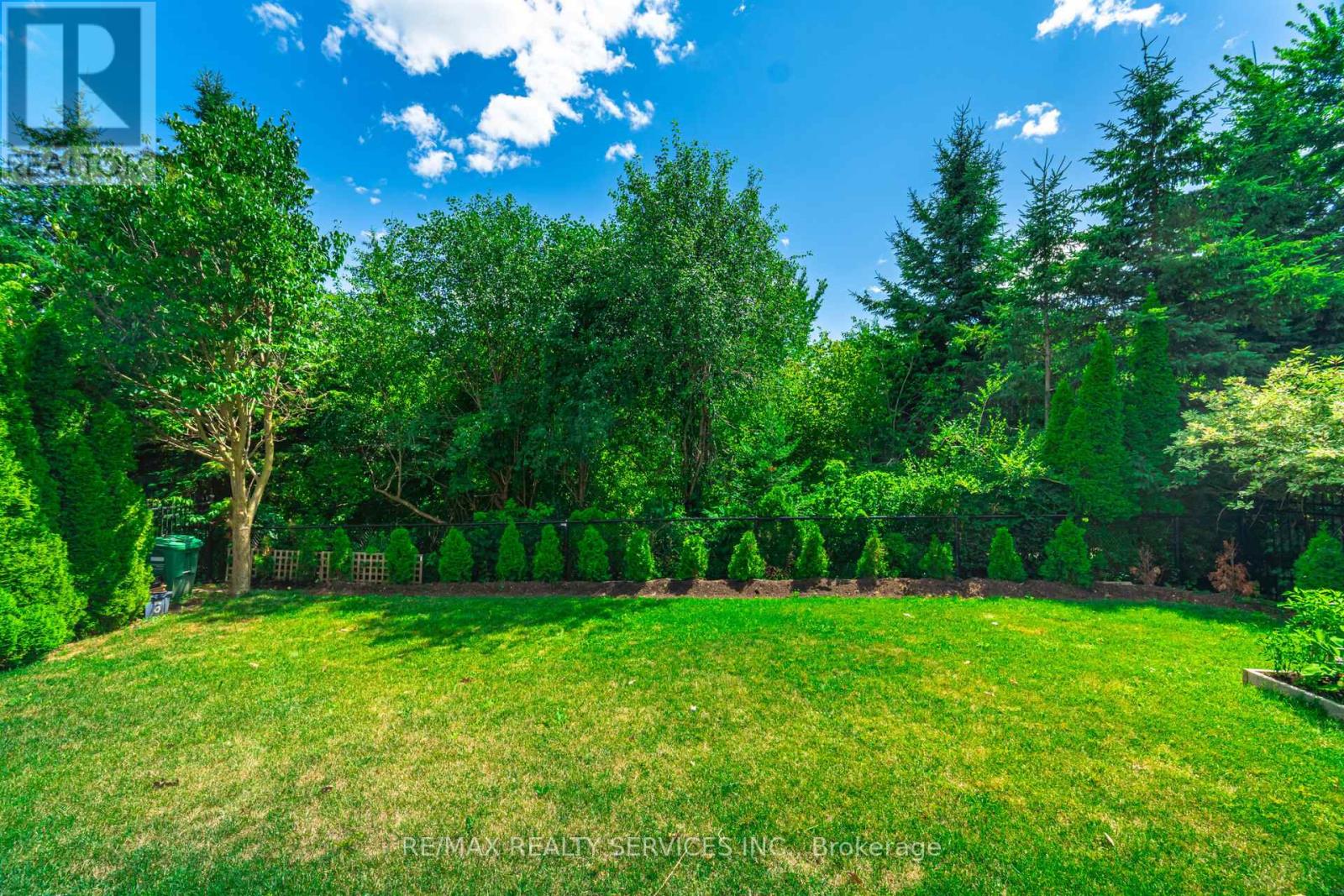 11 Belleville Drive, Brampton, Ontario  L6P 1V7 - Photo 44 - W12305637