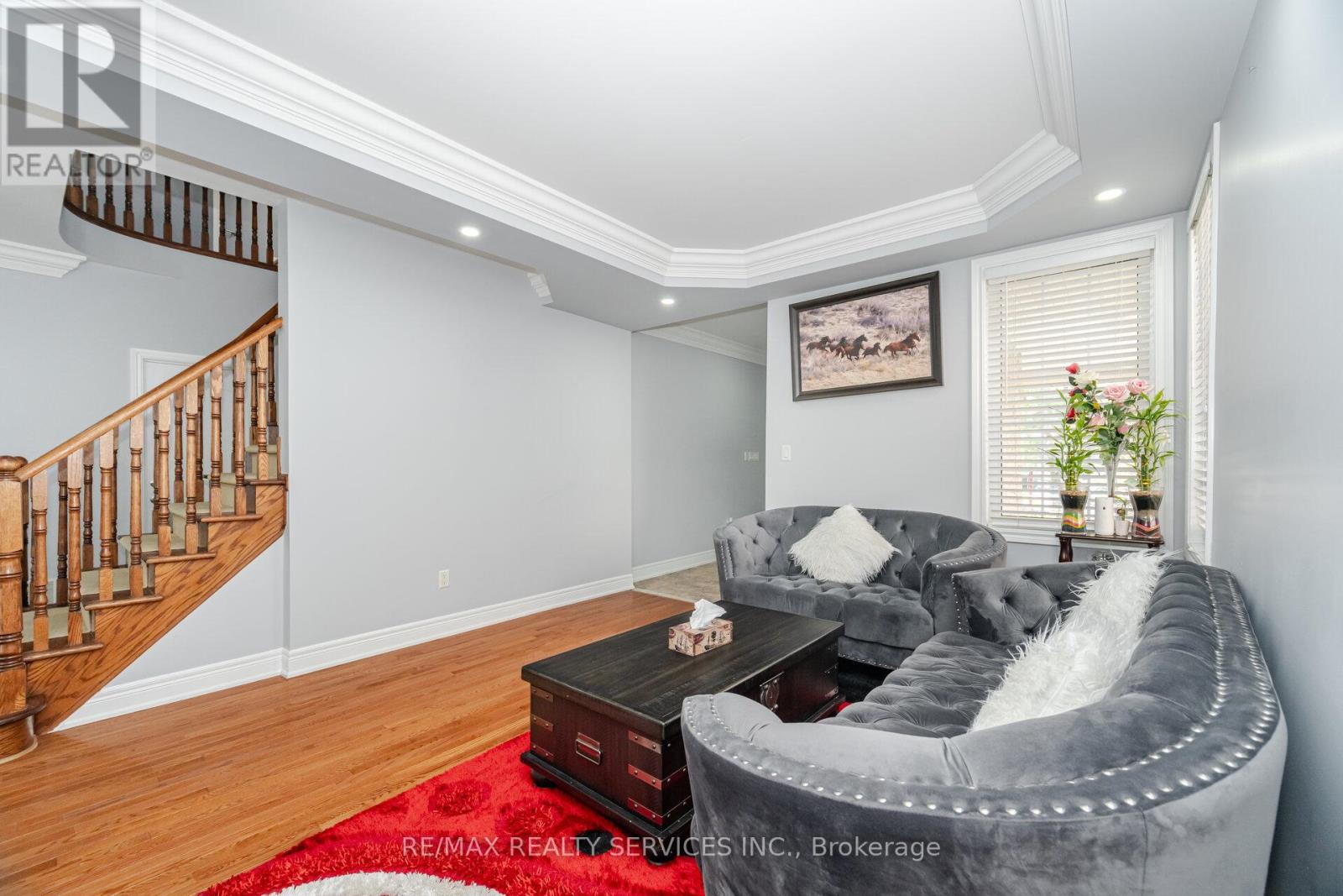 11 Belleville Drive, Brampton, Ontario  L6P 1V7 - Photo 8 - W12305637