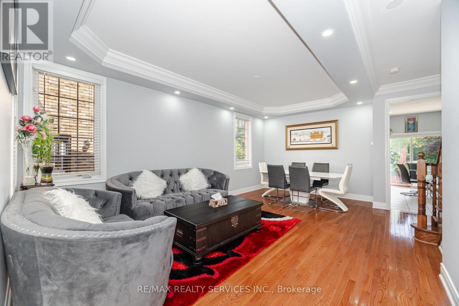 11 Belleville Drive, Brampton, Ontario  L6P 1V7 - Photo 9 - W12305637