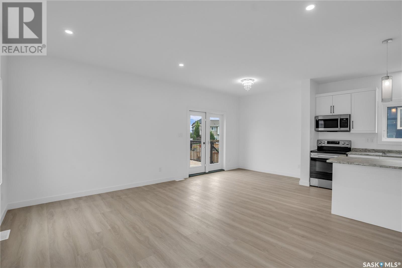 570 Kinloch Court, Saskatoon, Saskatchewan  S7M 5X2 - Photo 10 - SK008857