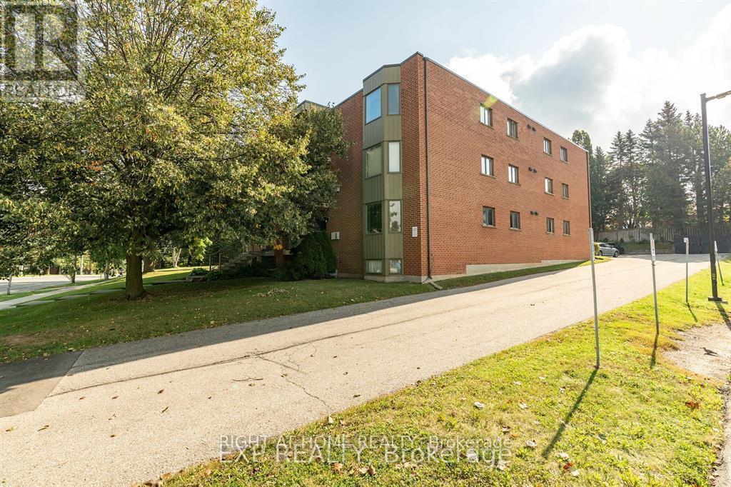 101 - 401 Erb Street W, Waterloo, Ontario  N2L 1W7 - Photo 3 - X12297649