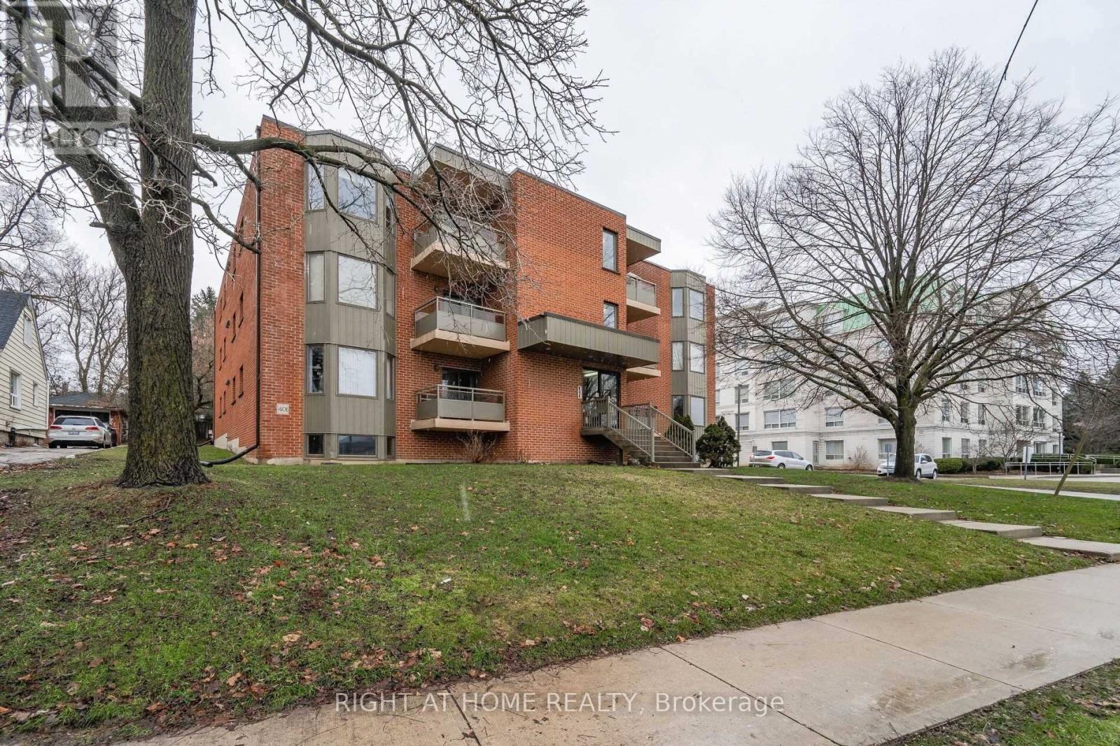 101 - 401 Erb Street W, Waterloo, Ontario  N2L 1W7 - Photo 1 - X12297649