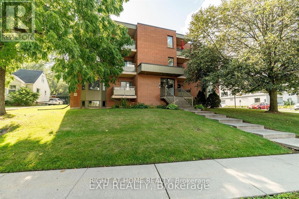 101 - 401 Erb Street W, Waterloo, Ontario  N2L 1W7 - Photo 2 - X12297649