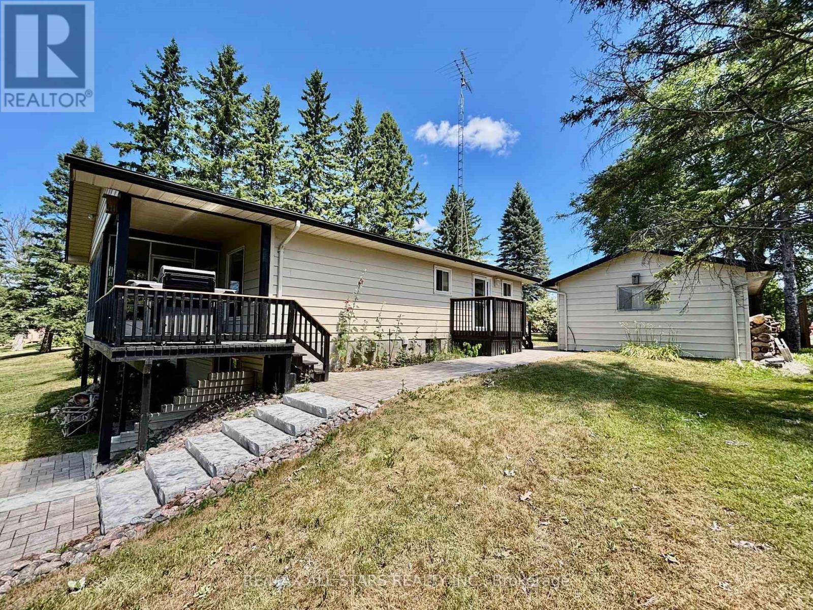 83 Kenedon Drive, Kawartha Lakes, Ontario  K0L 2W0 - Photo 2 - X12305569