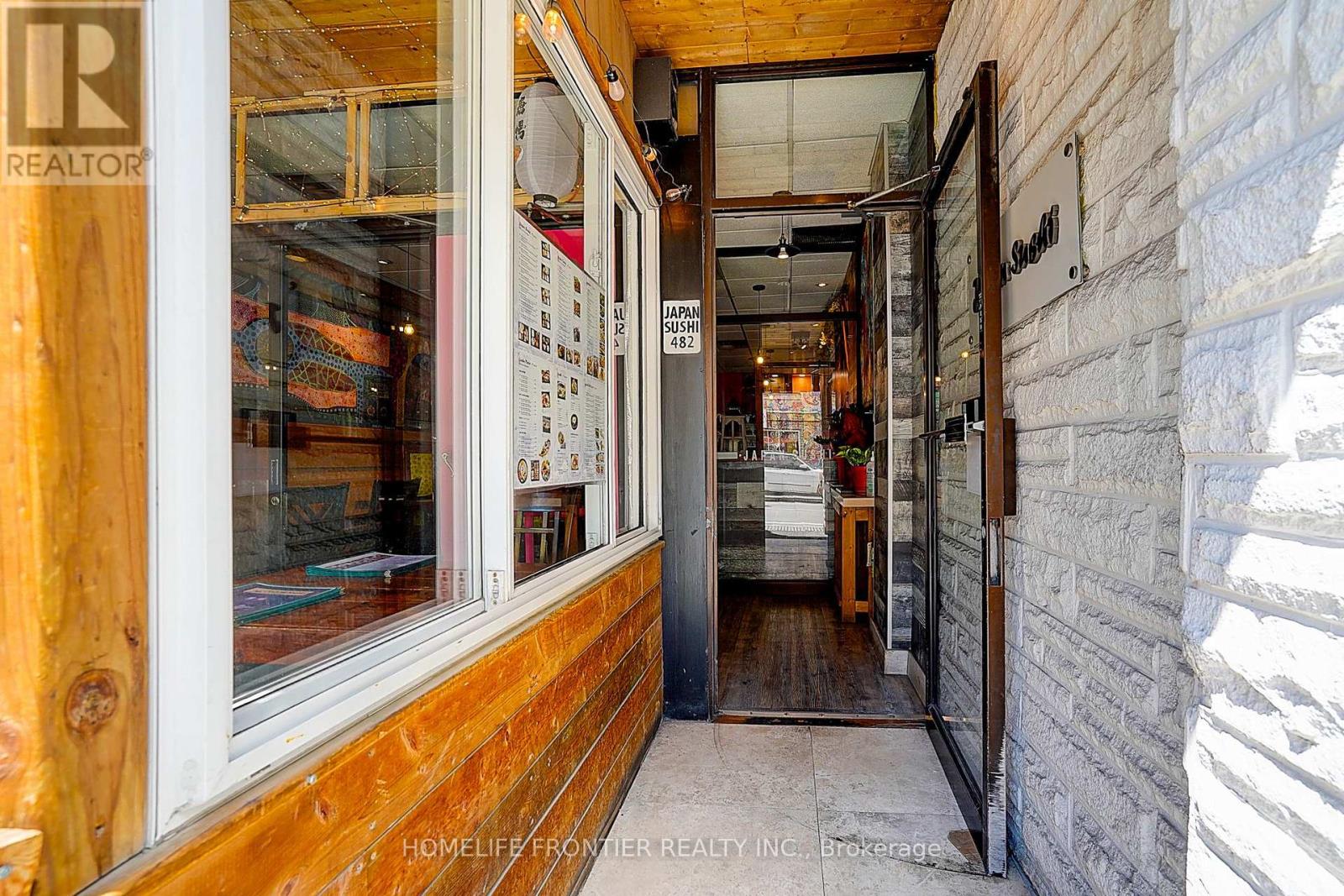 482 Bloor Street W, Toronto, Ontario  M5S 1X8 - Photo 2 - C12304684