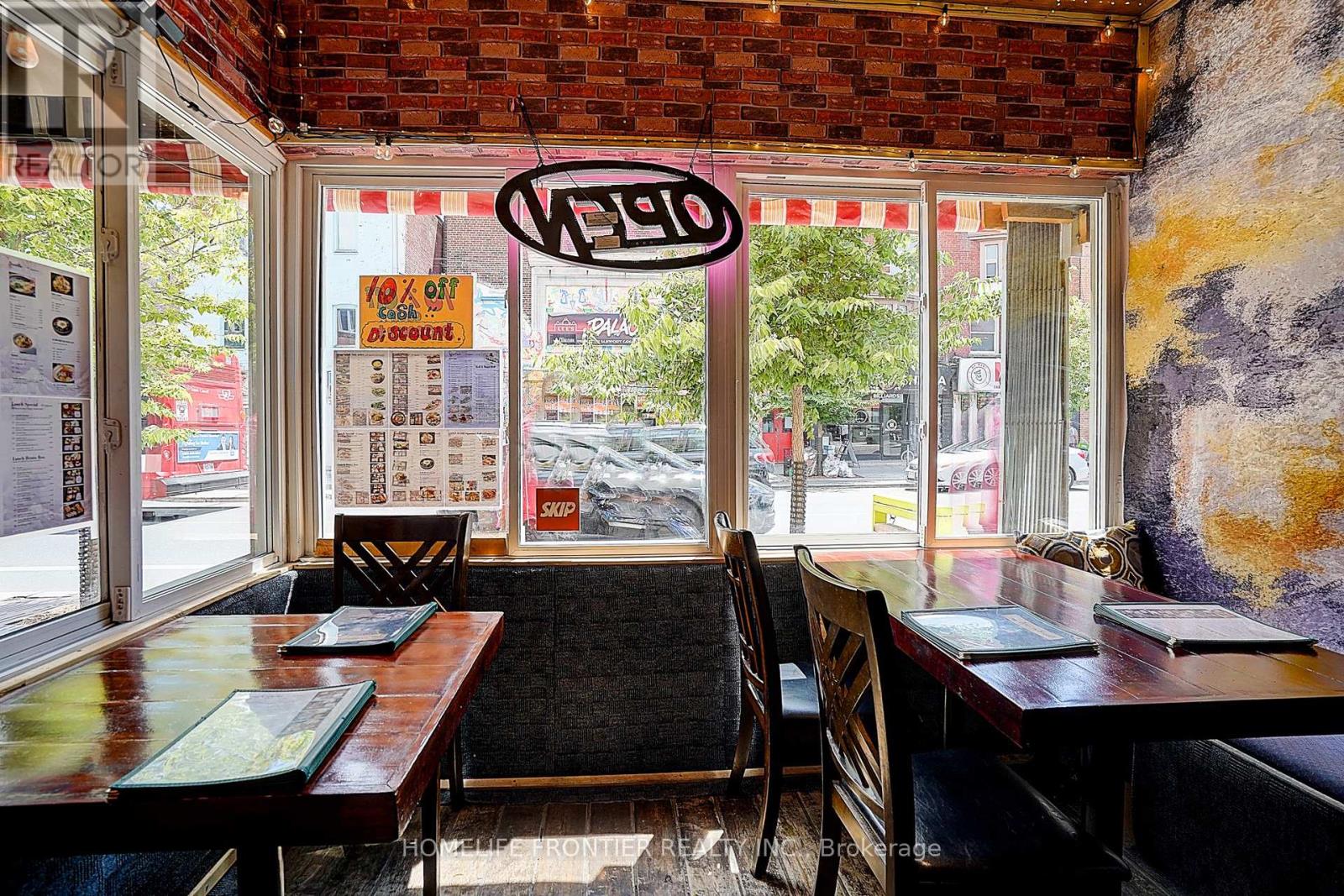 482 Bloor Street W, Toronto, Ontario  M5S 1X8 - Photo 6 - C12304684