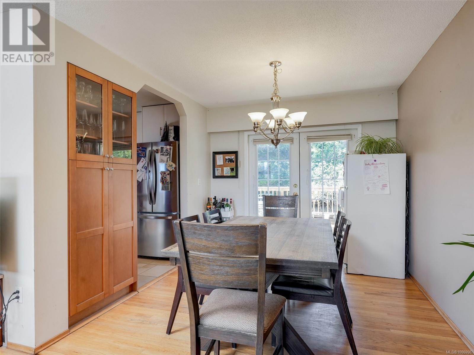 Property at 3988 Birchwood St image 5