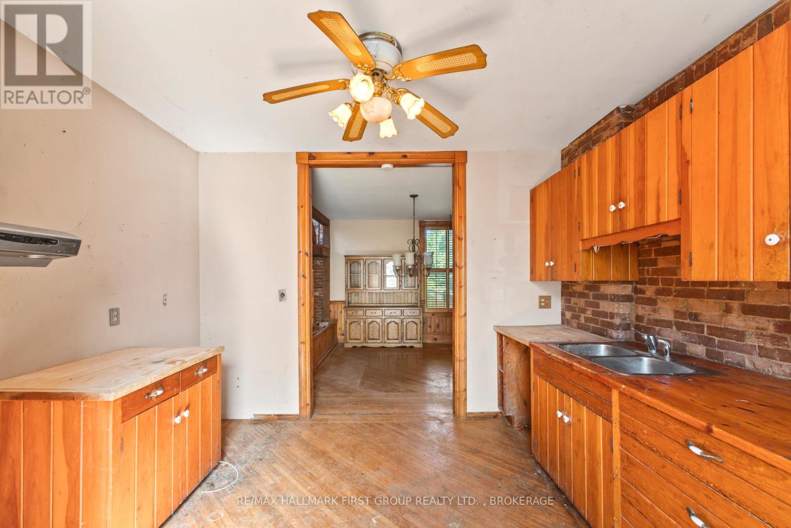 54 Wellington Street, Kingston, Ontario  K7L 3C3 - Photo 8 - X12305771
