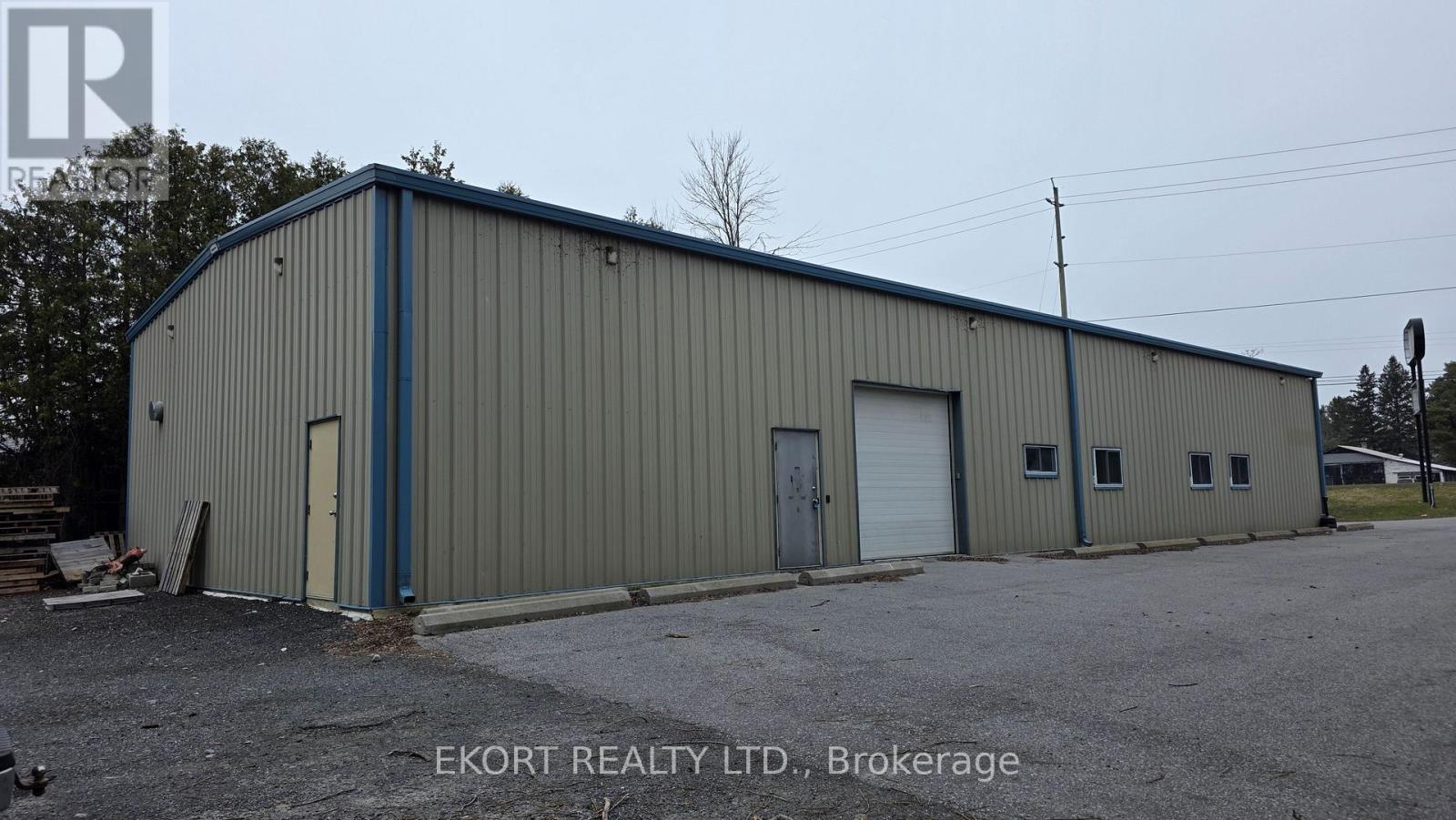 542 Old Hwy 2, Quinte West, Ontario  K8V 5P5 - Photo 5 - X12305790