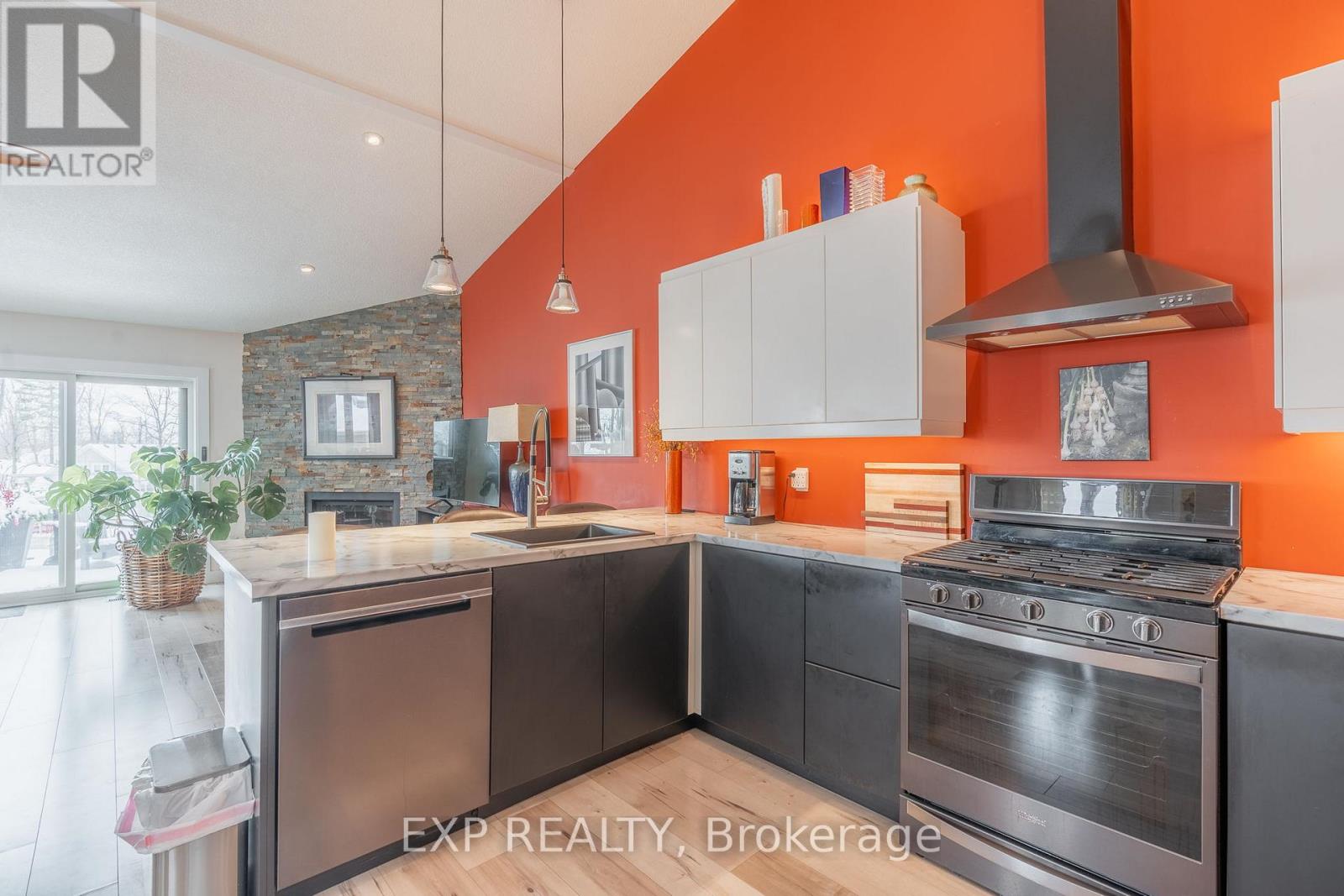 20 - 90 Ontario St Street S, Lambton Shores, Ontario  N0M 1T0 - Photo 10 - X12305815