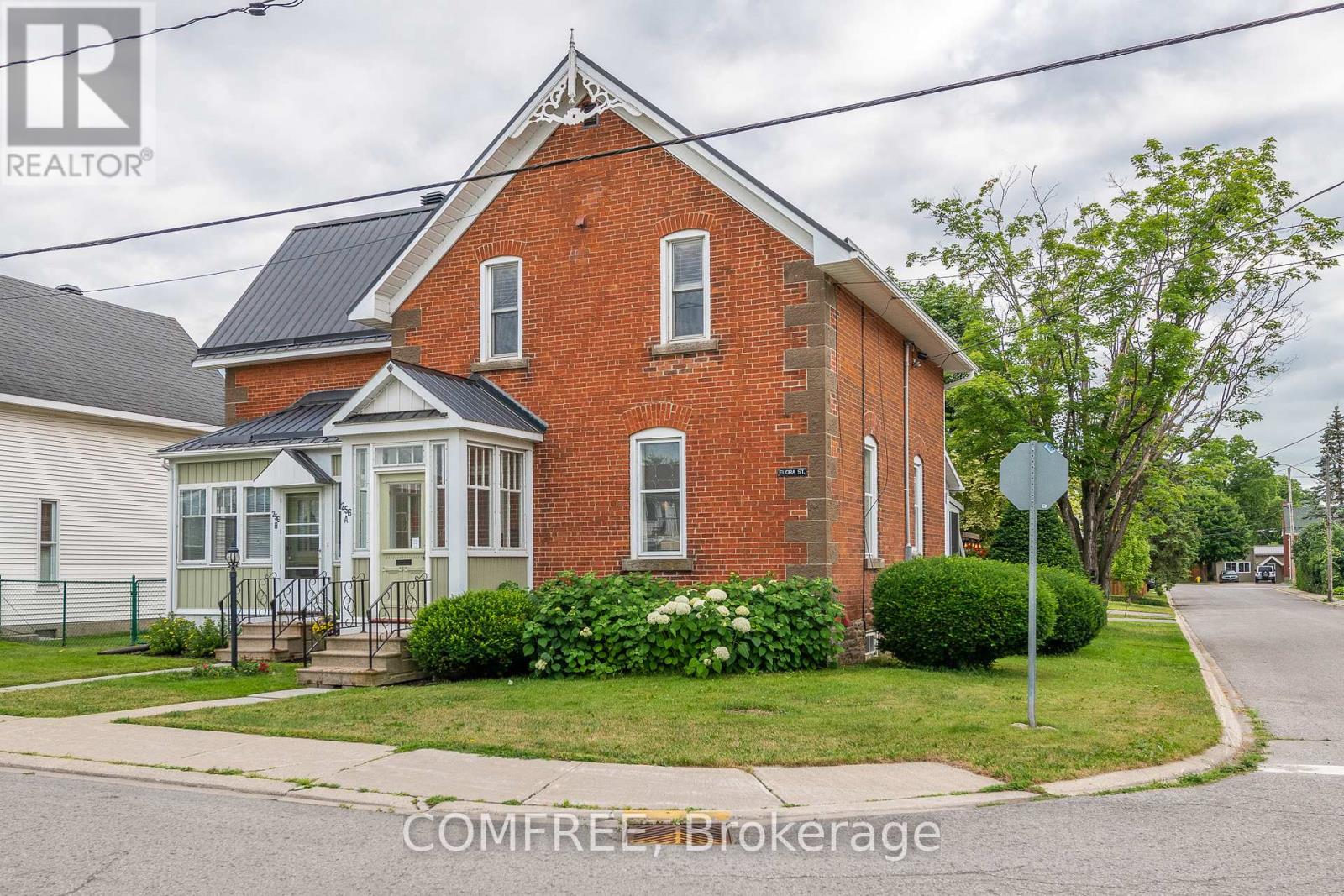 Property at 256A AND 256B FLORA STREET image 2