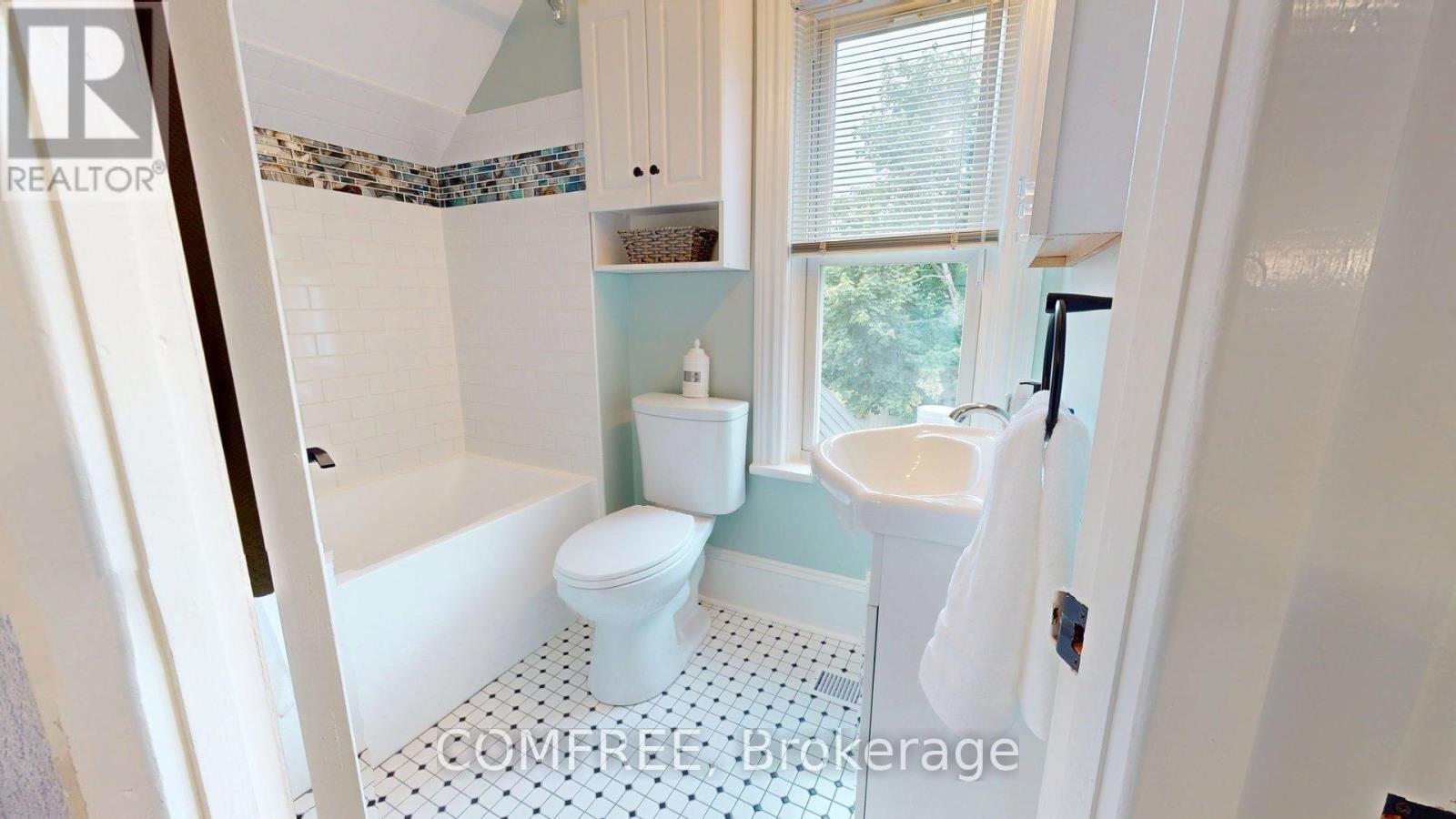 256a And 256b Flora Street, Carleton Place, Ontario  K7C 3M4 - Photo 23 - X12305776